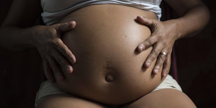 Zika infects lab brain cells, strengthens link to microcephaly